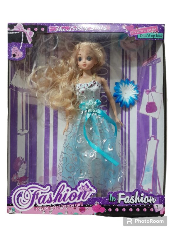 IN FASHION BLOND DOLL