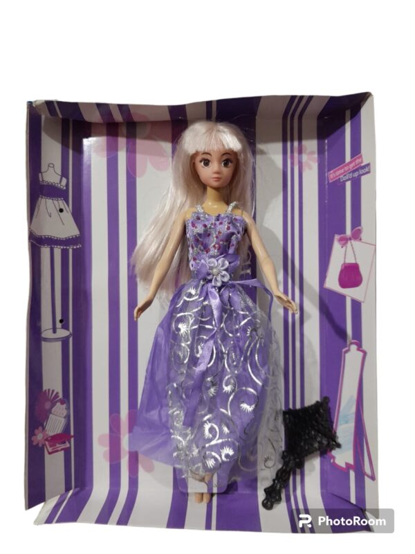 IN FASHION BLOND DOLL