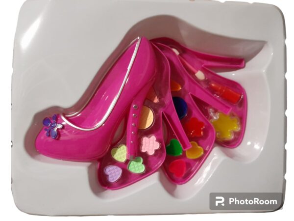 L.O.L  O.M.G SHOE MAKE -UP SET